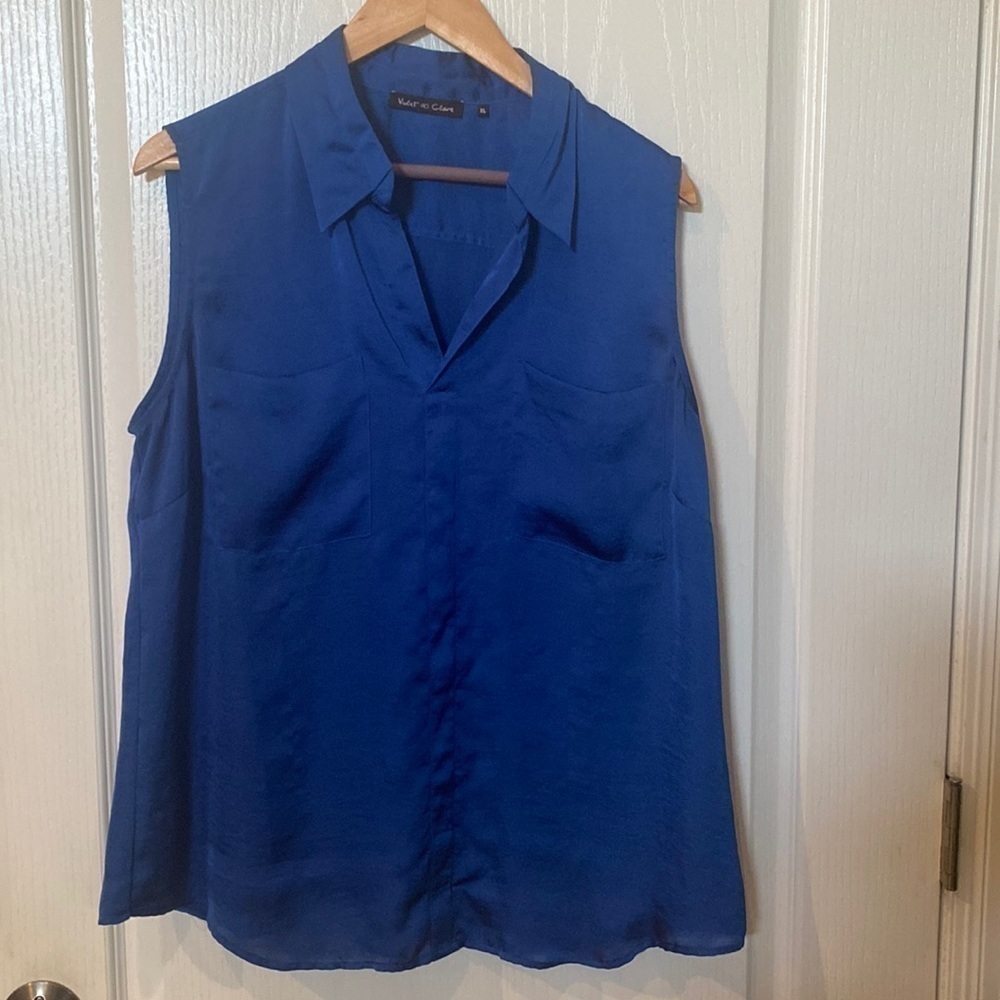 Violet & Claire Size XL short sleeve V-neck with pockets top